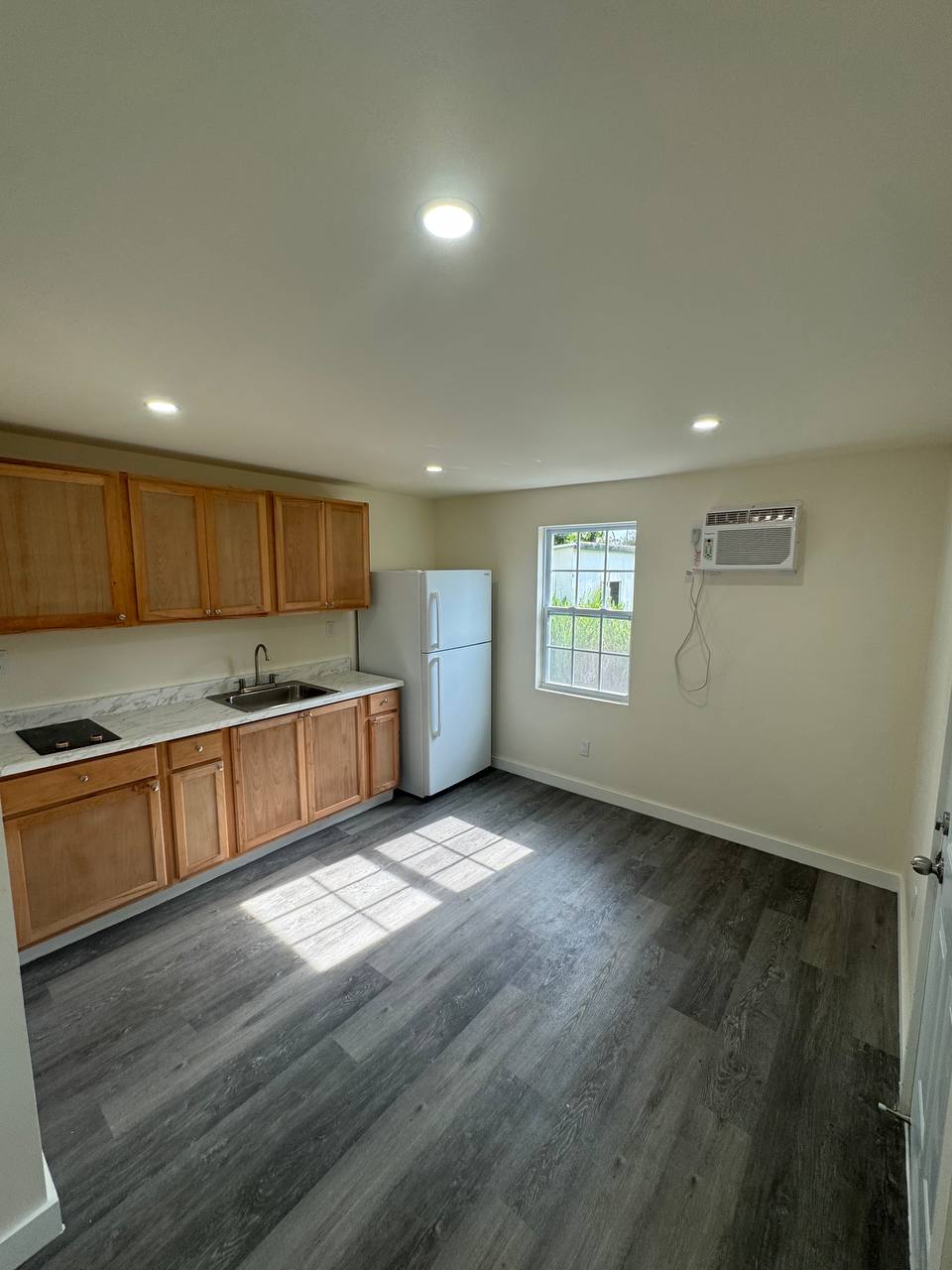 2837 Vermont Ave - 2